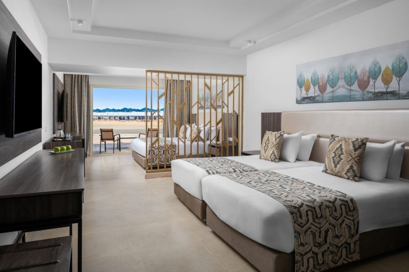 family deluxe front sea view