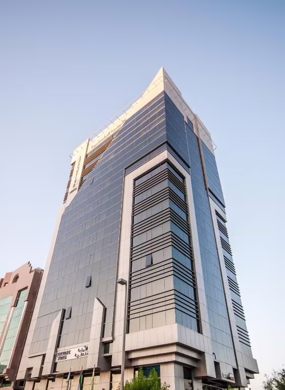 EXECUTIVE SUITES BY MOUROUJ GLORIA