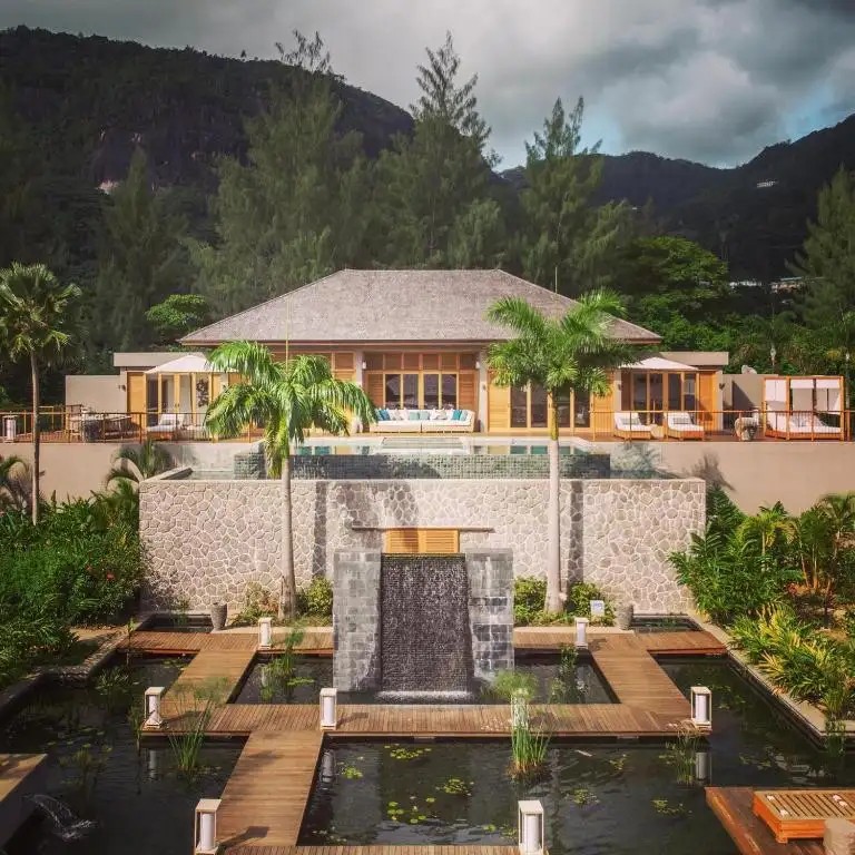 L ESCALE RESORT MARINA & SPA