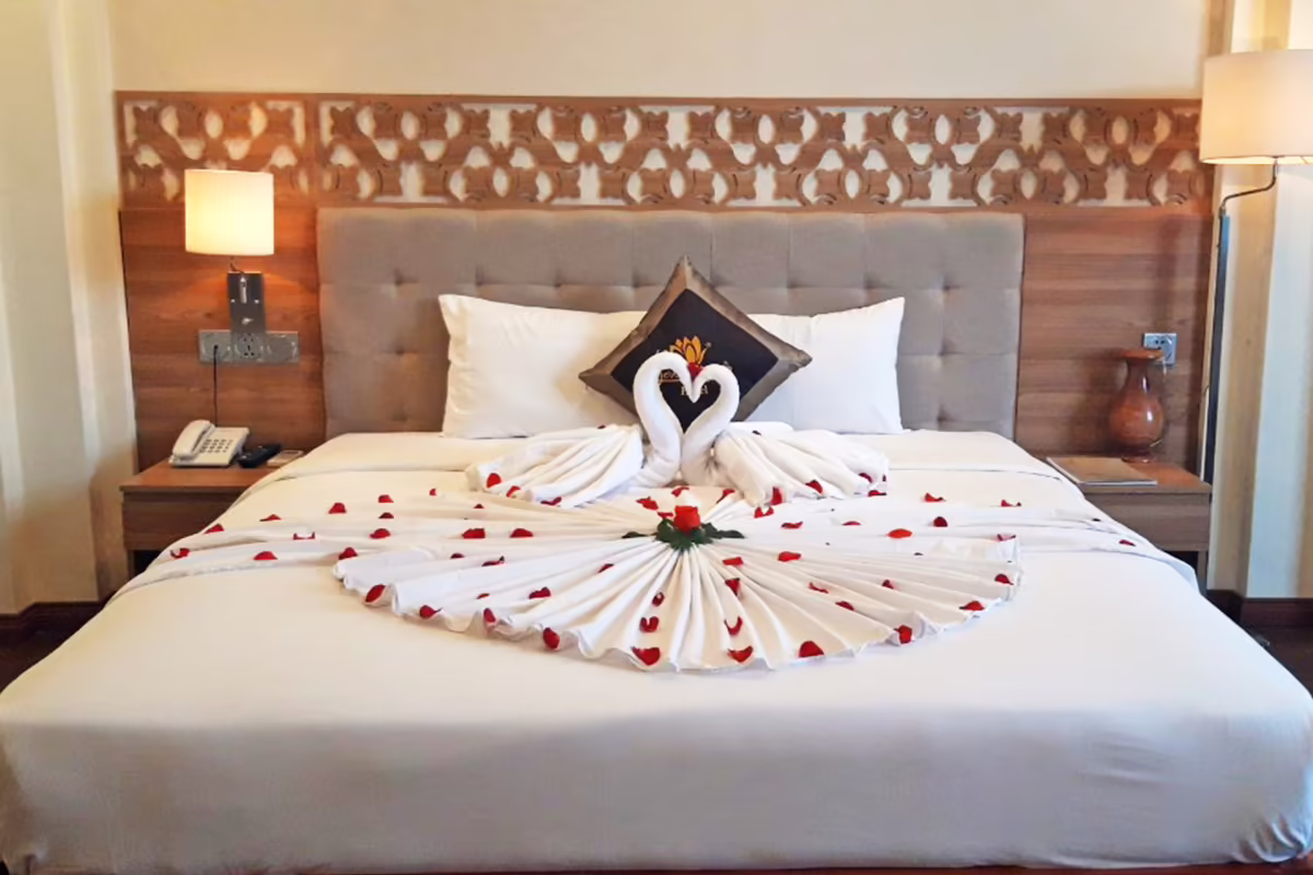 SEN VANG LUXURY HOTEL