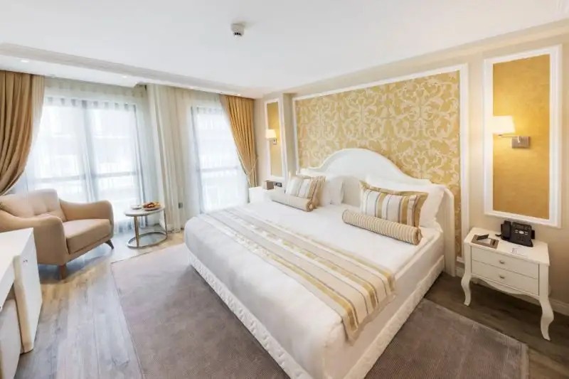 HALLMARK HOTEL & SPA