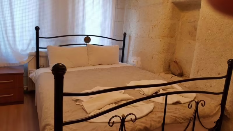 MACCAN CAVE HOTEL