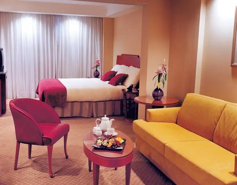 VICTORIA PARK PLAZA LONDON