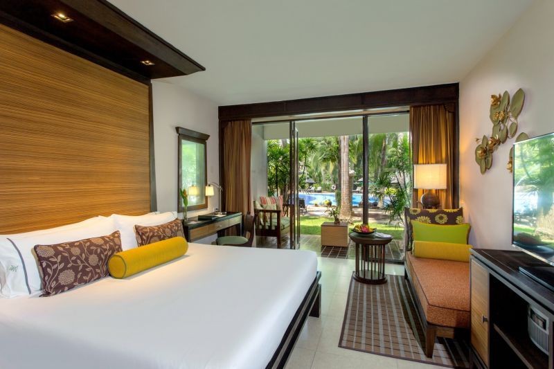 tropical deluxe pool view