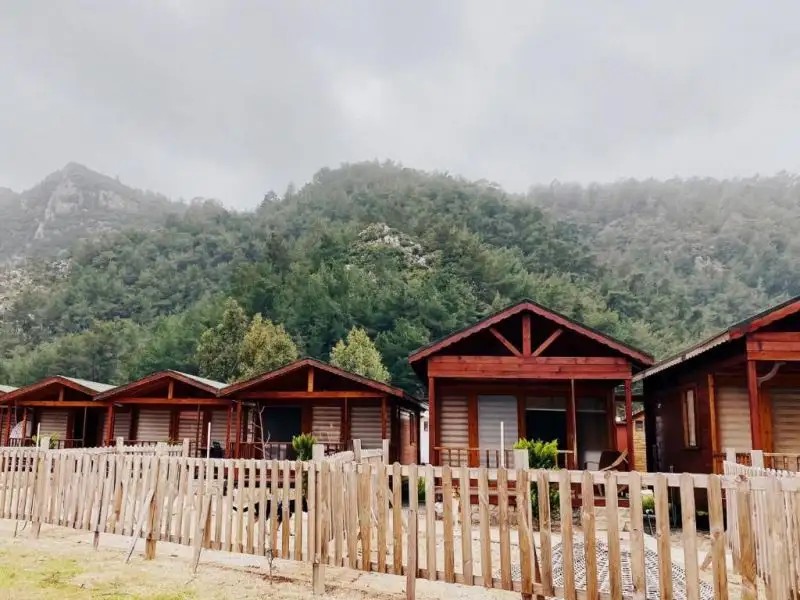 ZOE GLAMPING