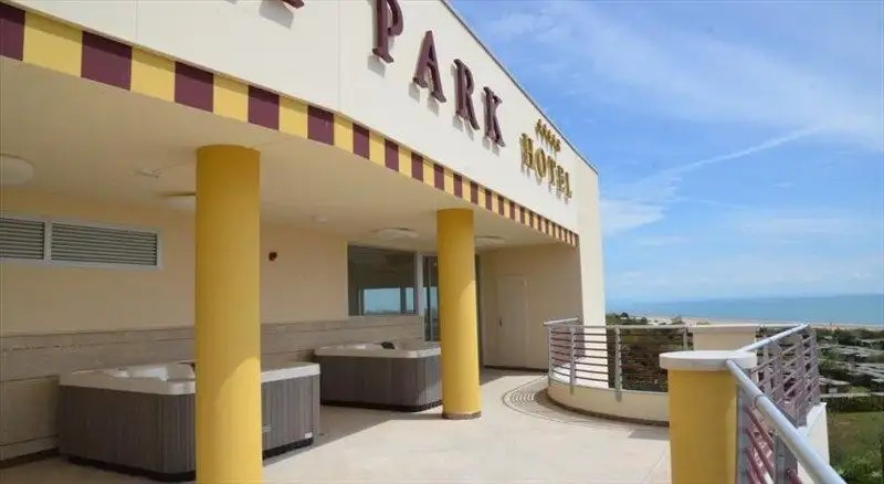 LAGUNA PARK HOTEL