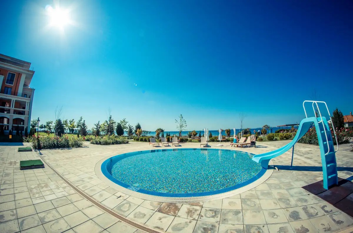 PRESTIGE FORT BEACH APT