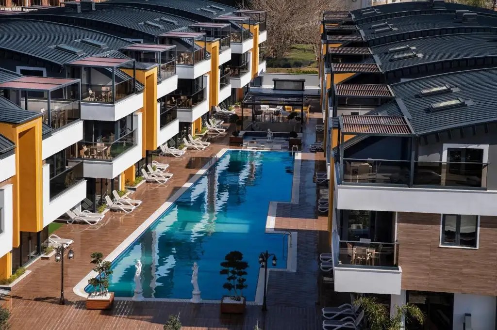 ELYSIUM GREEN SUITE