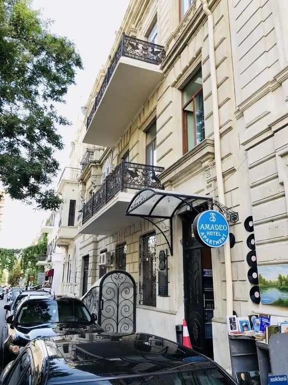 AMADEO HOTEL & APARTMENTS