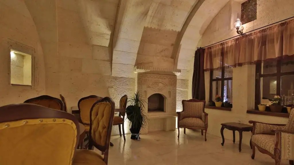 GOLDEN CAVE SUITES