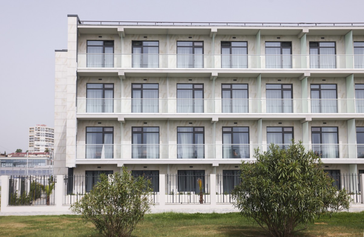 COSMOS ADLER HOTEL (КОСМОС АДЛЕР ОТЕЛЬ)