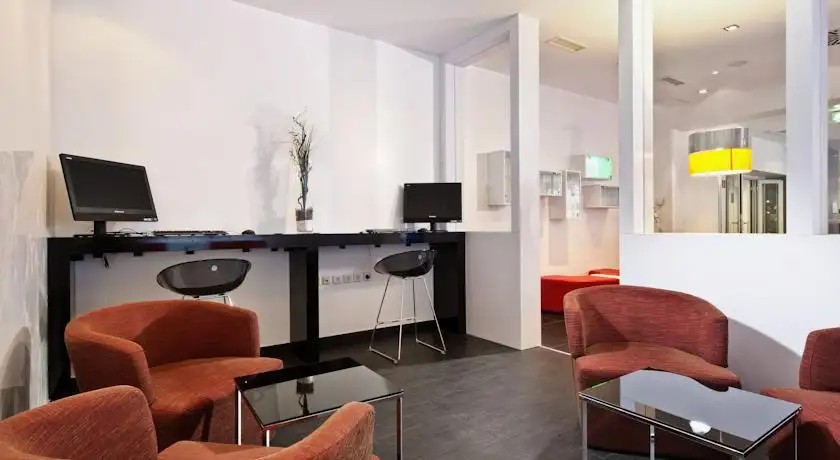 WYNDHAM GARDEN DUESSELDORF CITY CENTRE KOENIGSALLEE