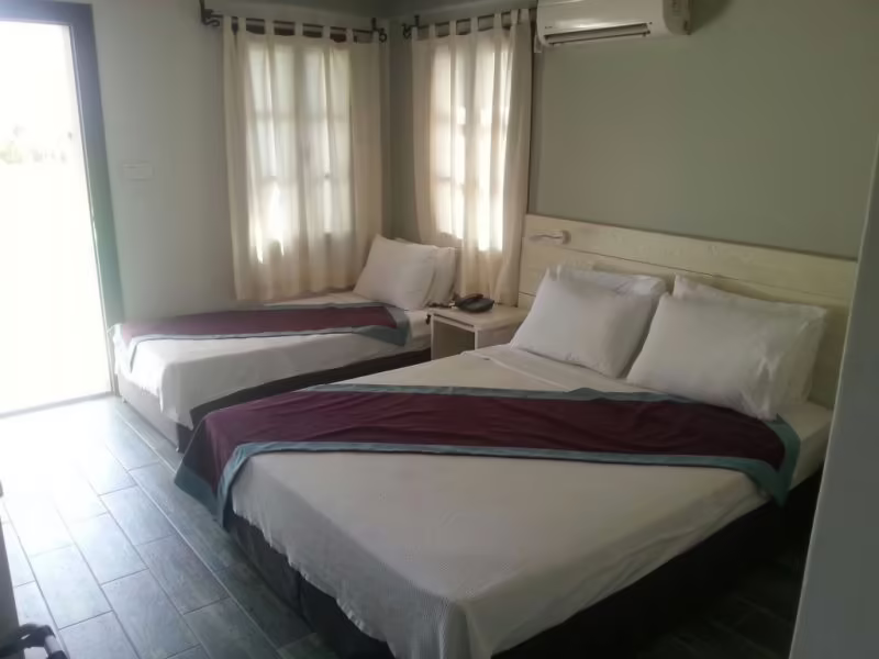 KEFI BEACH AND SUITES