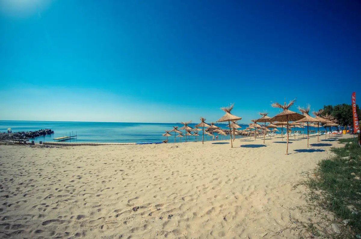 PRESTIGE FORT BEACH APT