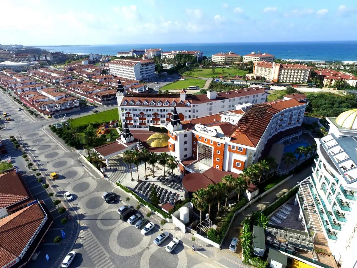 SIDE ROYAL PARADISE (EX. DESIREE RESORT)