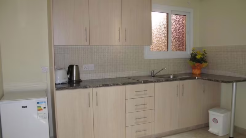 MACKENZIE BEACH HOTEL & APT