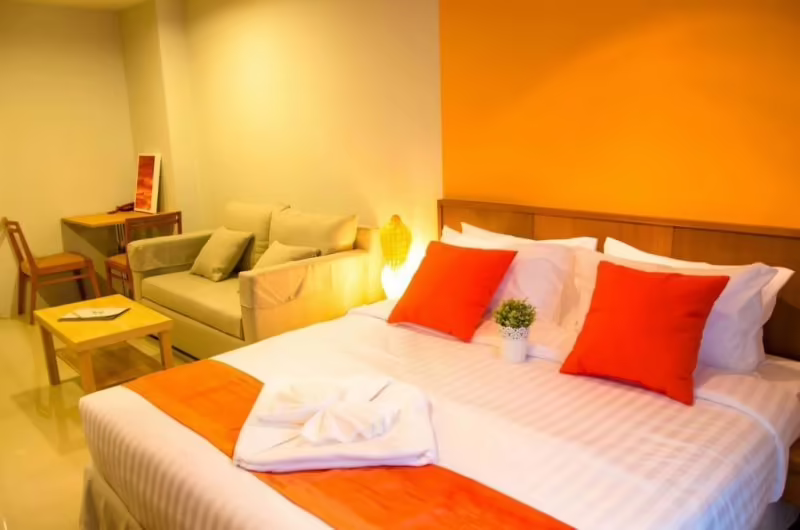 CRYSTAL JADE HOTEL