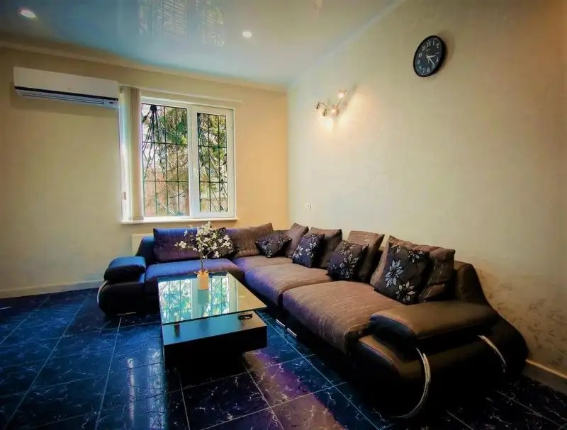 TOMAS HOUSE
