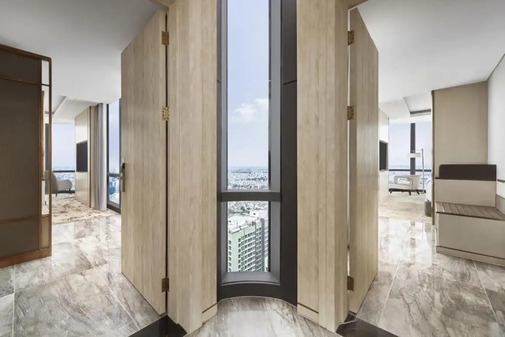 VINPEARL LANDMARK 81 AUTOGRAPH COLLECTION