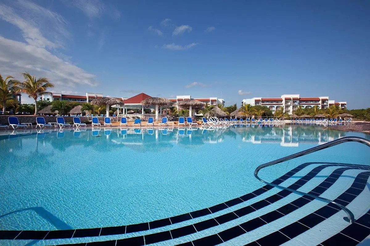 MEMORIES PARAISO BEACH RESORT