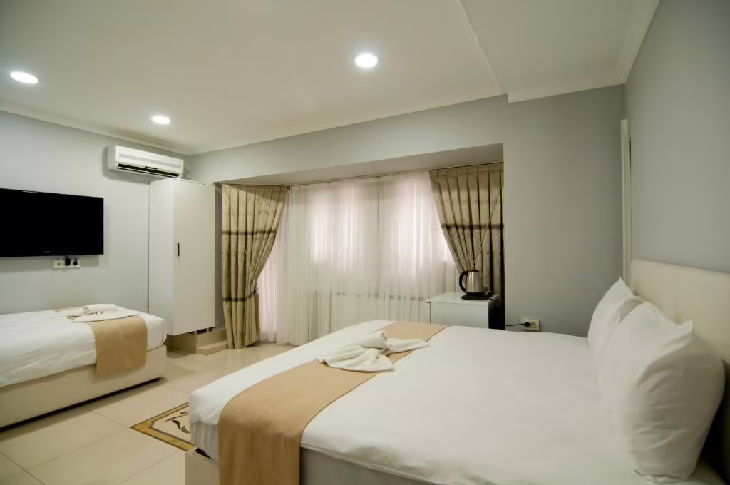 ISTANBUL PALACE HOTEL