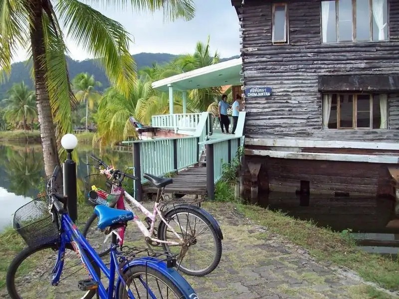 AUNCHALEENA BEACH FRONT RESORT