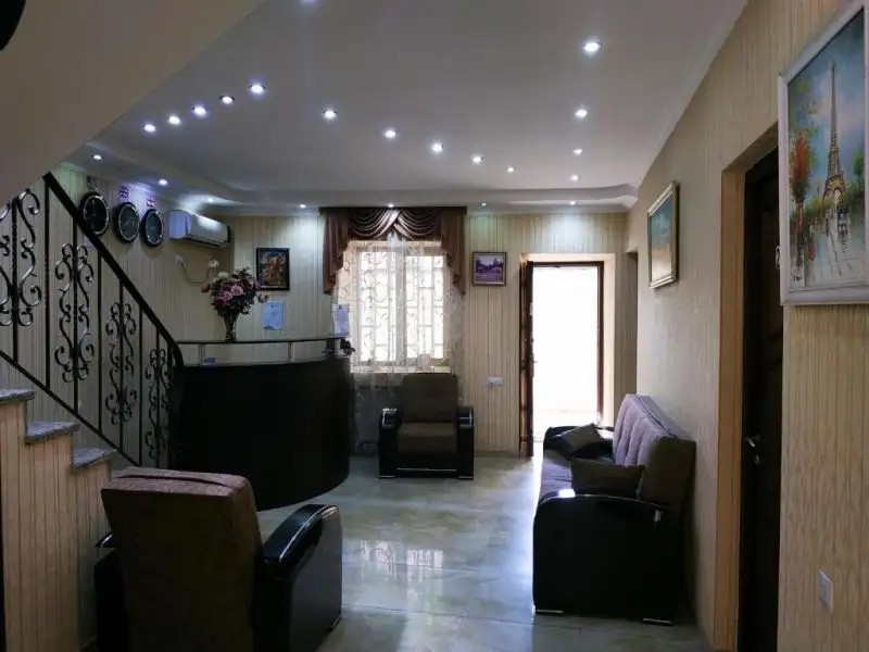LIONS HOTEL