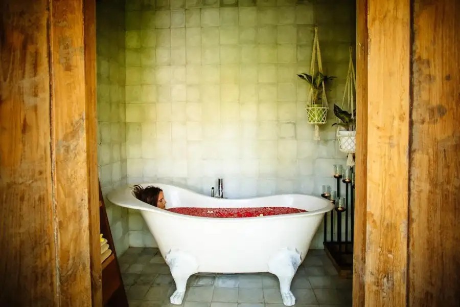 KOMUNE BALI