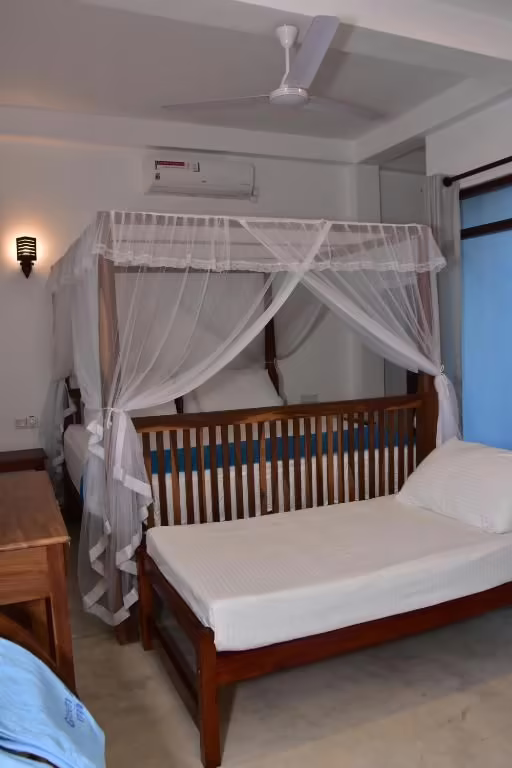 GREEN ALMOND HOTEL