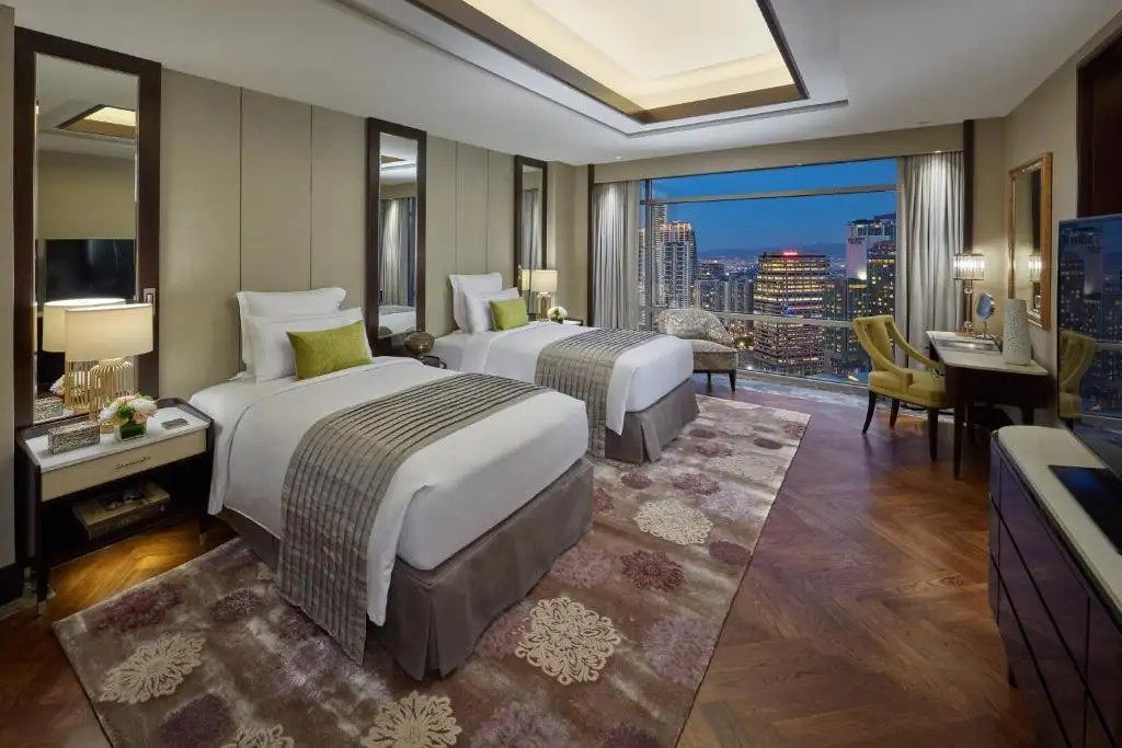 MANDARIN ORIENTAL