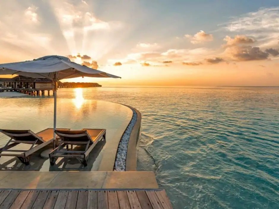 HURAWALHI ISLAND RESORT