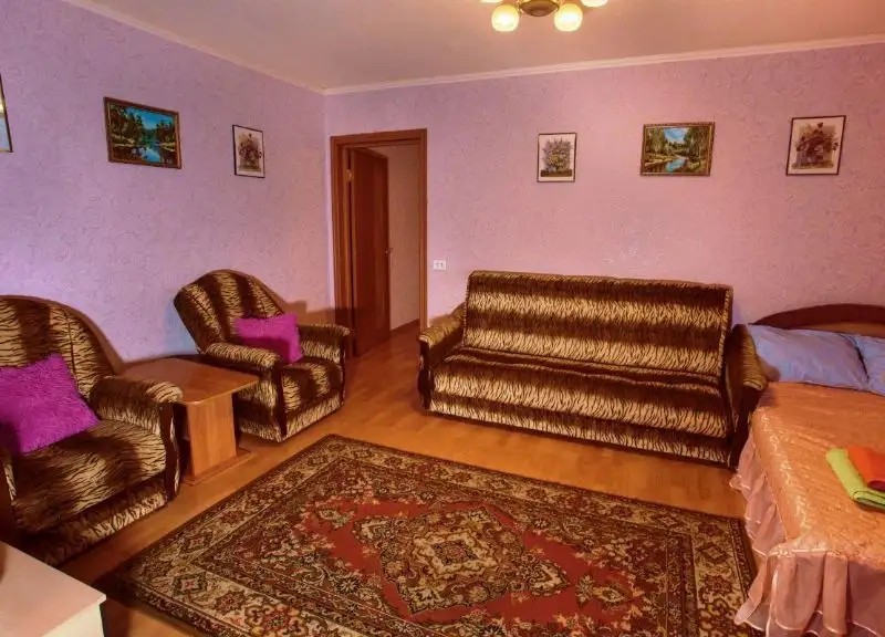 НА УЛИЦЕ ПАПАНИНА