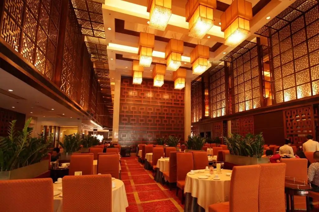 GRAND ROYAL