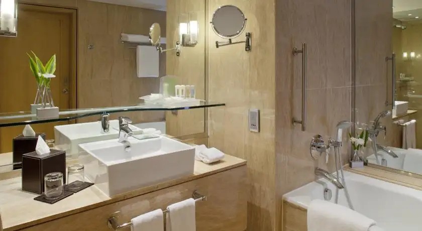 HOLIDAY INN BANGKOK SILOM