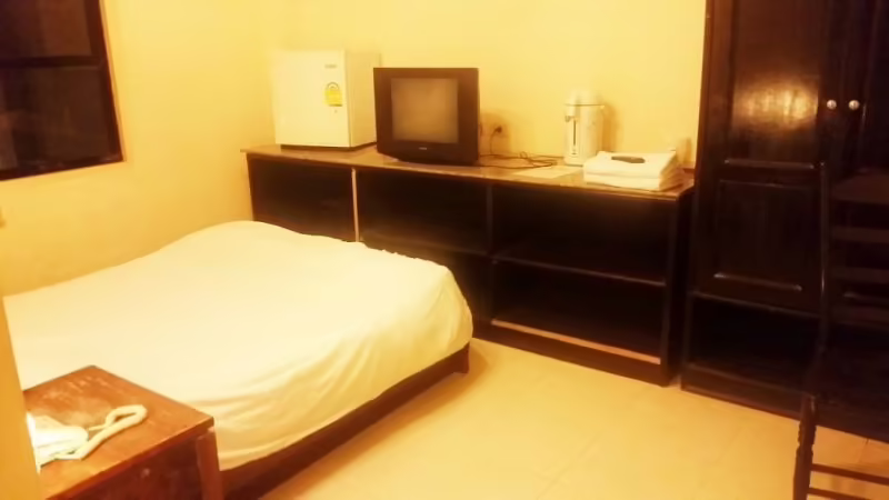 OYO 765 POM POM RESIDENCE