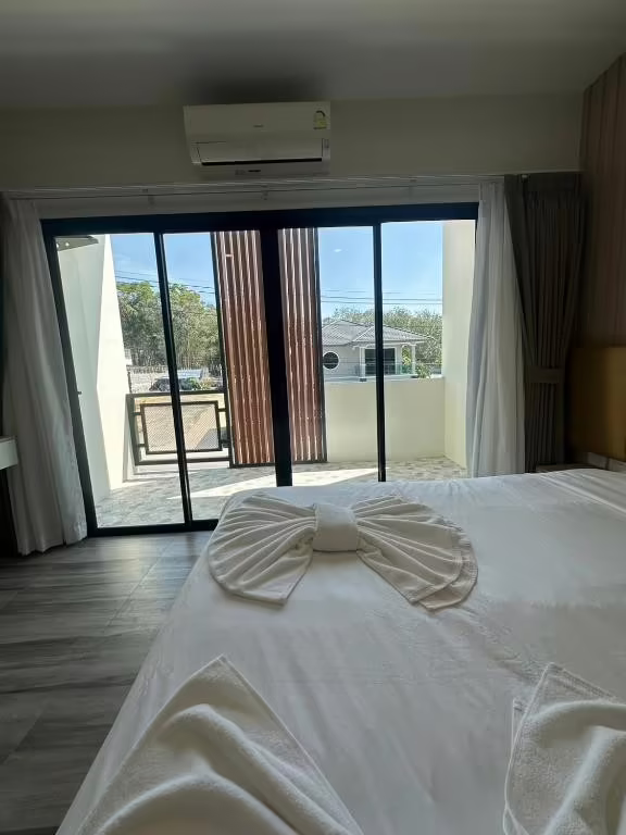 SLEEP AT AIRPORT HOTEL