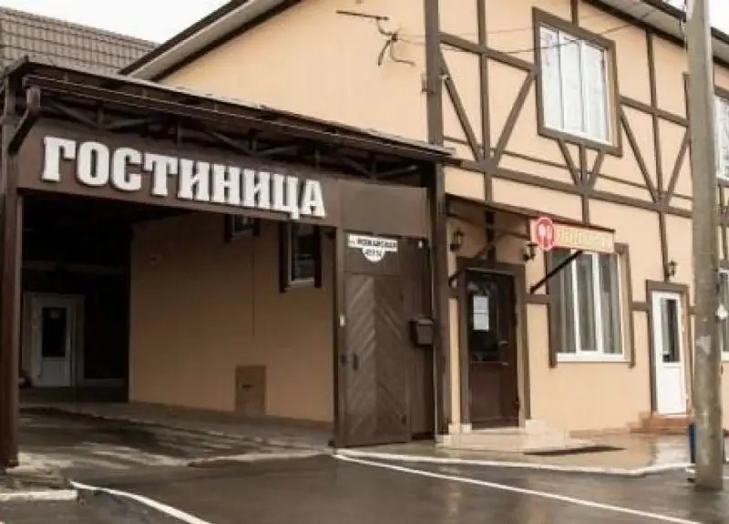 НА ЗЕЛЕНОЙ