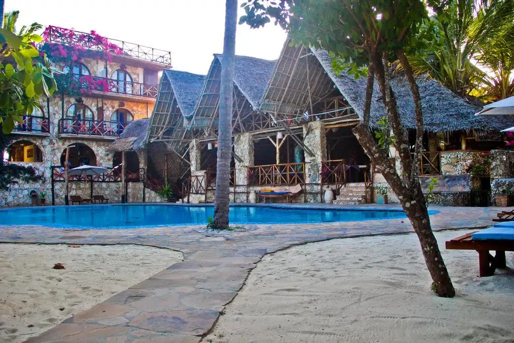 SAMAKI LODGE