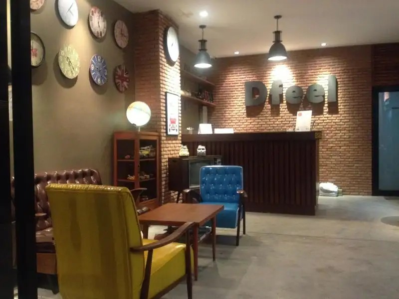 DFEEL HOSTEL