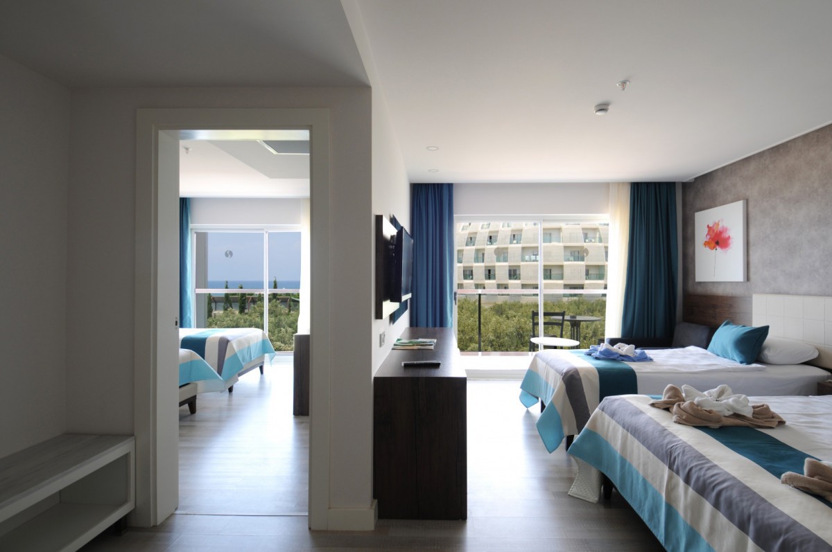 LONICERA WEST HOTEL (EX. GOLD ISLAND FAMILY)