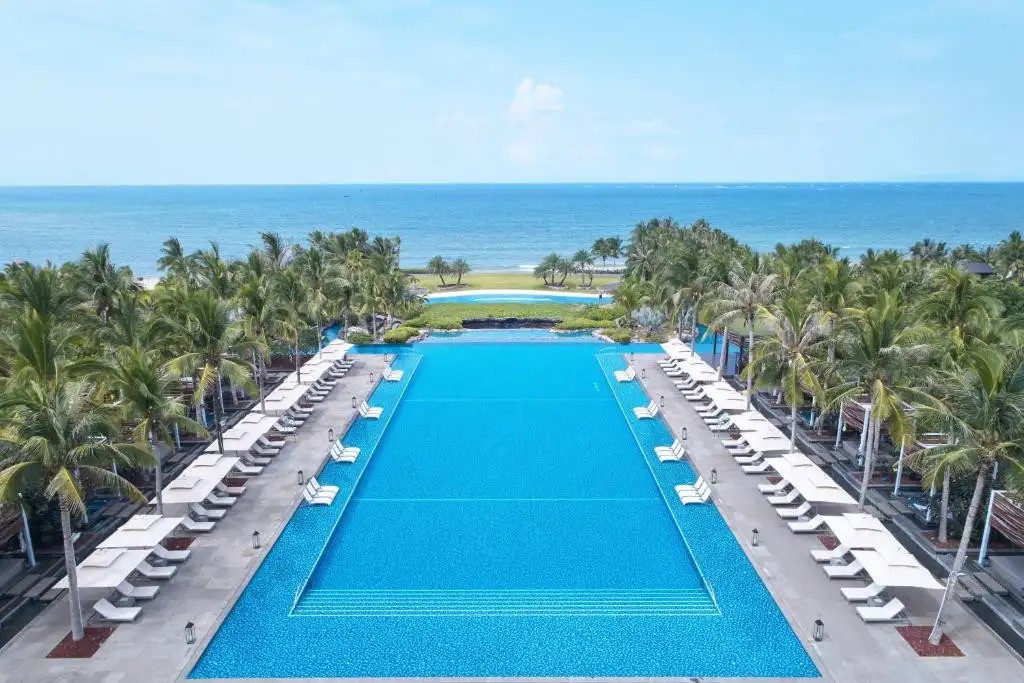 THE WESTIN BLUE BAY RESORT