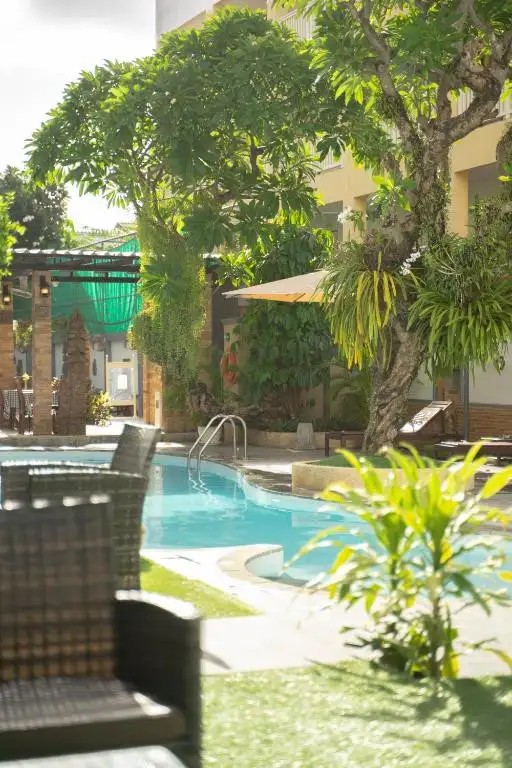 LA VINTAGE RESORT (EX. POPPA PALACE)