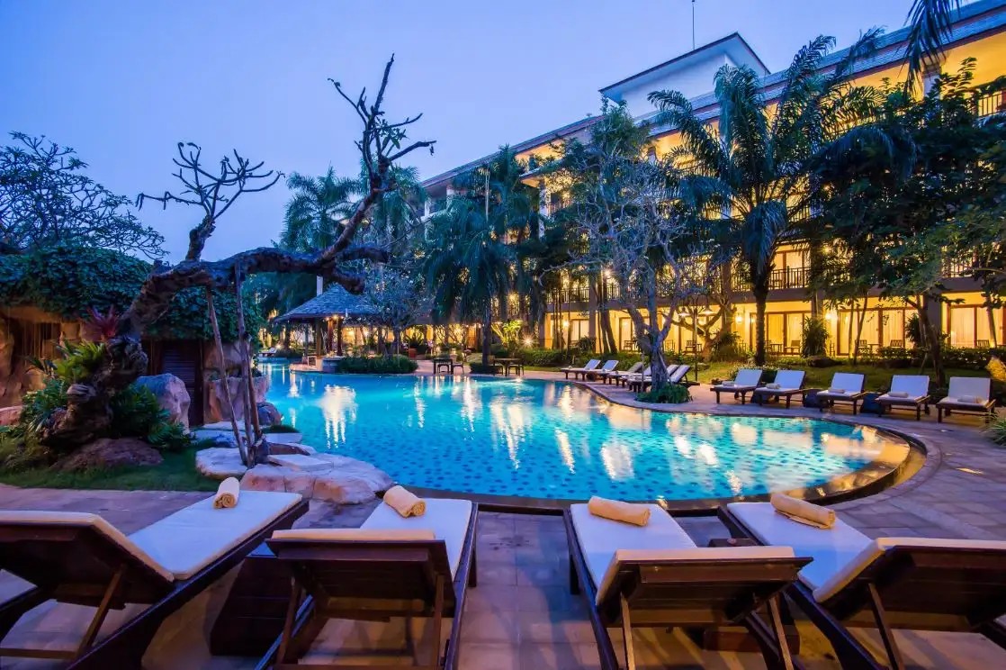 RAVINDRA BEACH RESORT & SPA