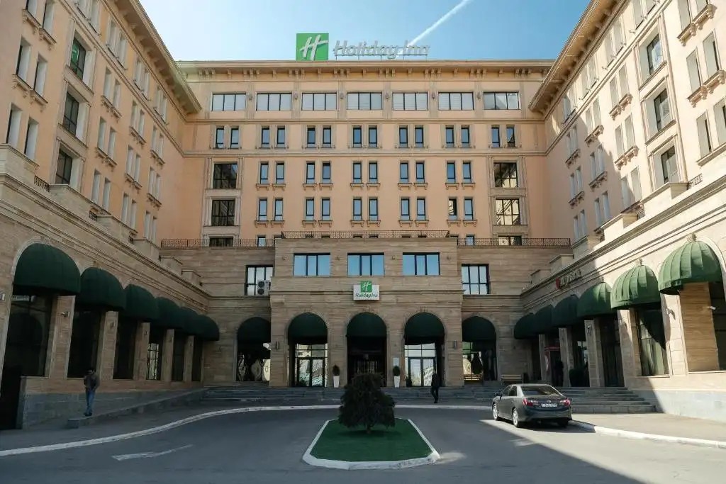 HOLIDAY INN AKTAU