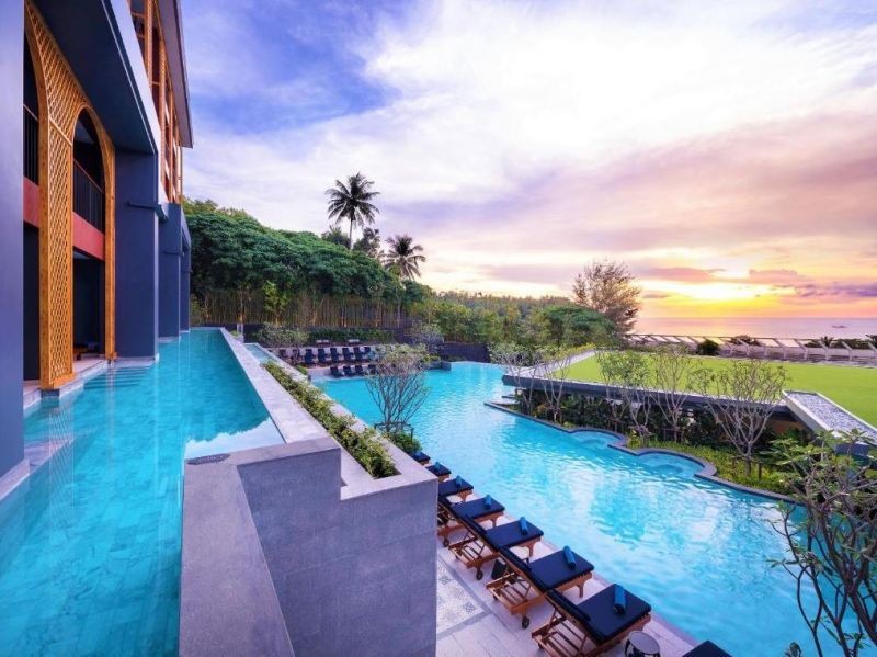 deluxe suite pool access sea view