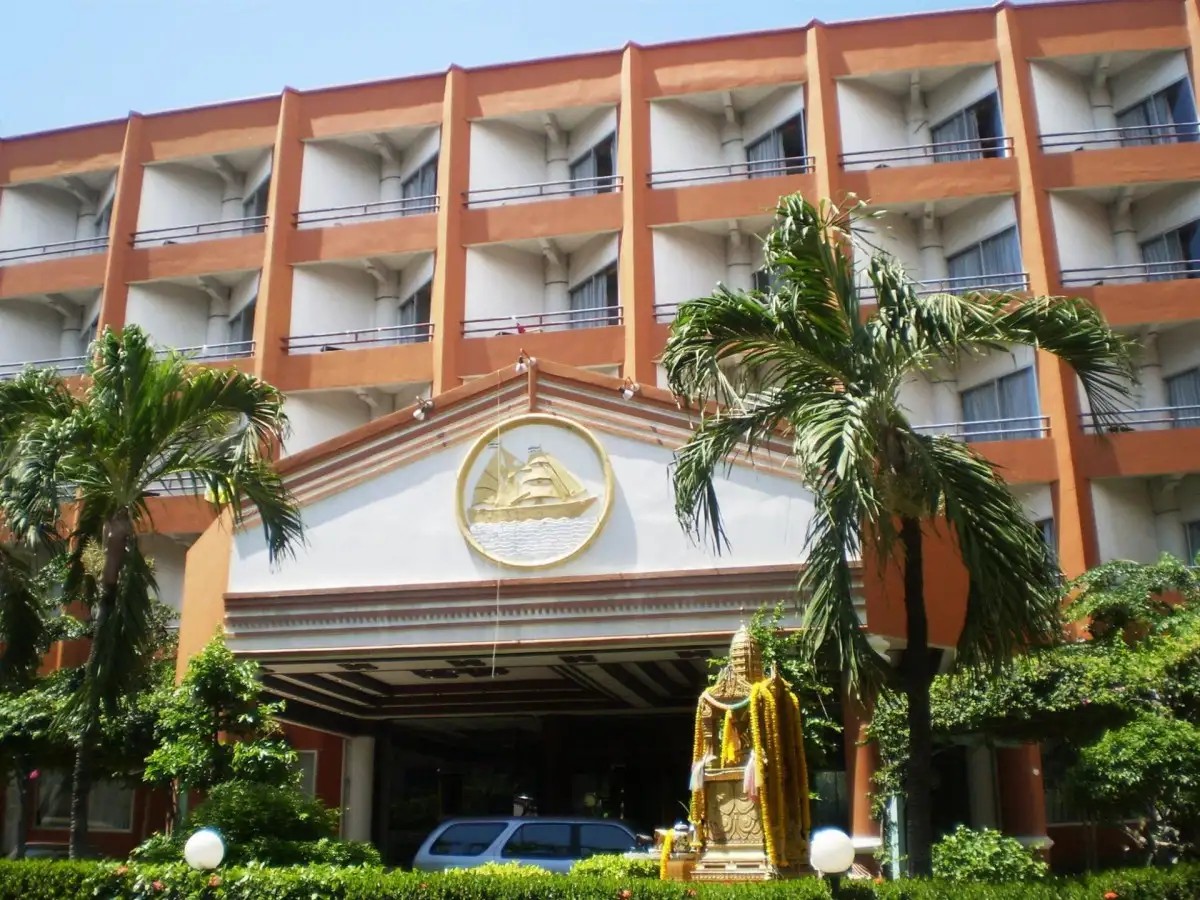SKAW BEACH HOTEL
