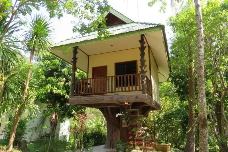 MACURA RESORT