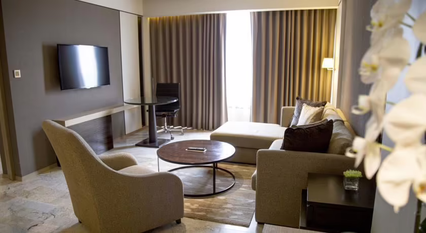 DOUBLETREE BY HILTON SUKHUMVIT BANGKOK (EX. THE IMPERIAL TARA)