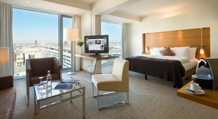 PULLMAN DRESDEN NEWA