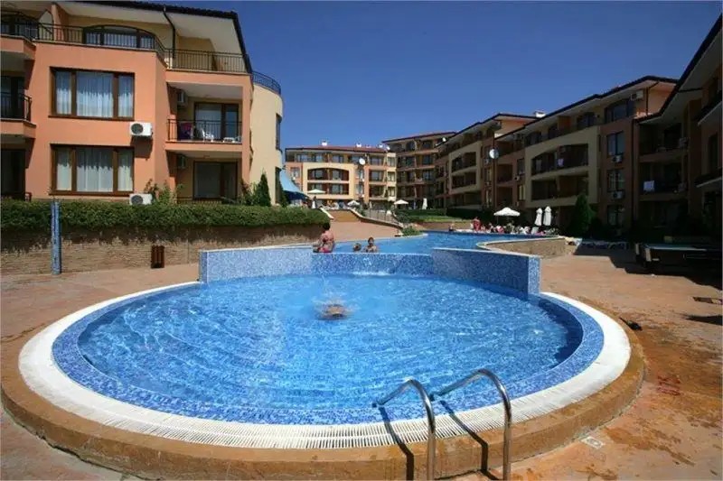 PANORAMA DREAMS APART